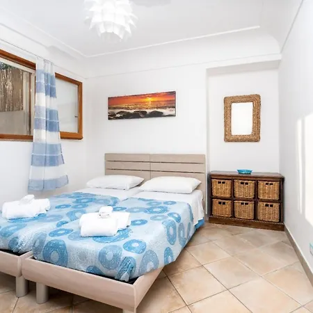 Casa Vacanza La Scogliera Διαμέρισμα *