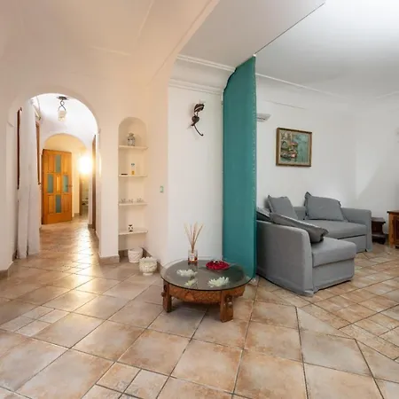 Casa Vacanza La Scogliera Διαμέρισμα *